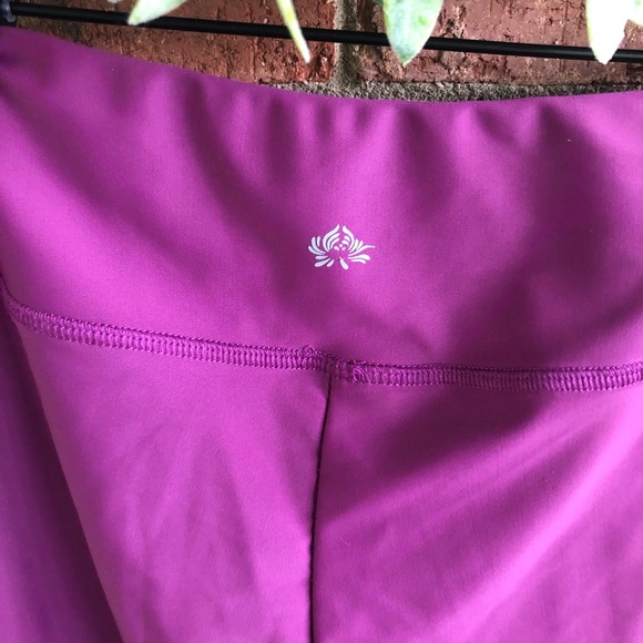✨5/$15 { JALA } Magenta Purple Vega Mesh Panel Work Out Leggings - Picture 10 of 13